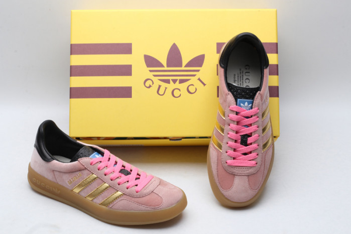 Gv*c* X ADIDA* SNEAKER