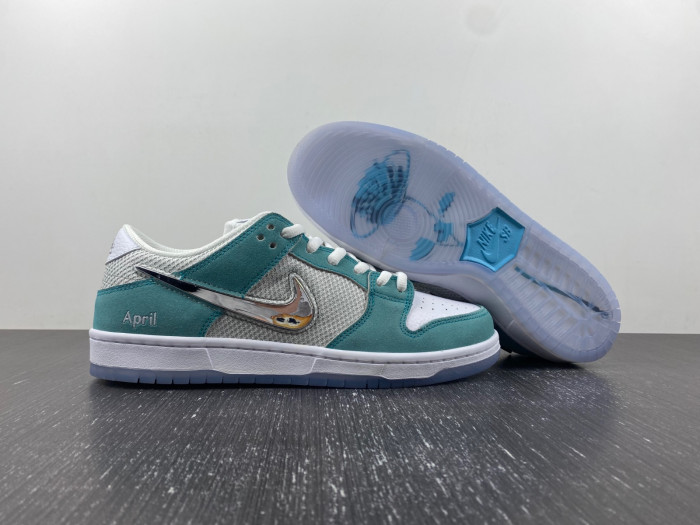 April Skateboards X Dunk Low SB 