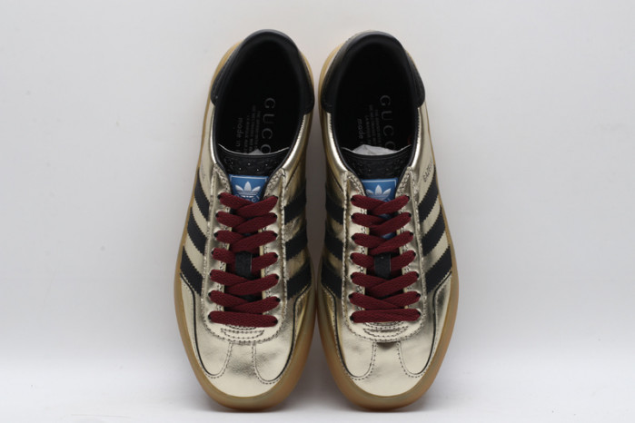 Gv*c* X ADIDA* SNEAKER