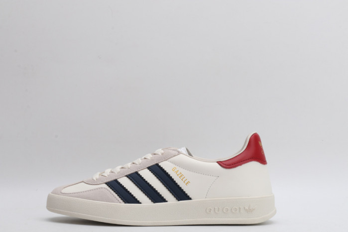 Gv*c* X ADIDA* SNEAKER