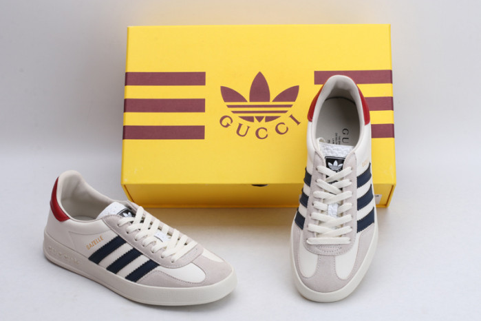 Gv*c* X ADIDA* SNEAKER
