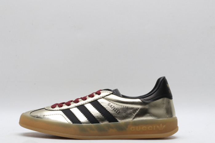 Gv*c* X ADIDA* SNEAKER