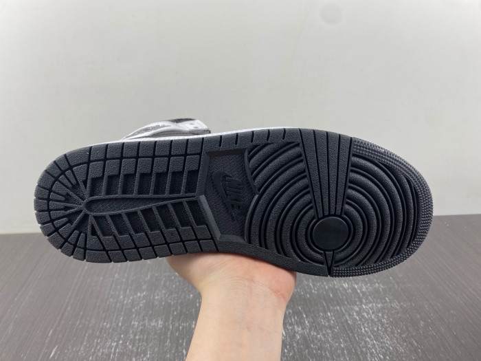 AIR JORDAN 1 BLACK WHITE DZ5485-010