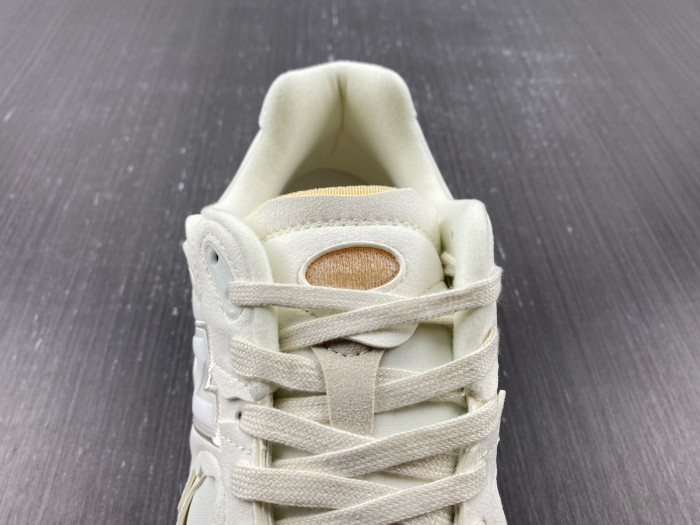 New Balance 2002R M2002RDC