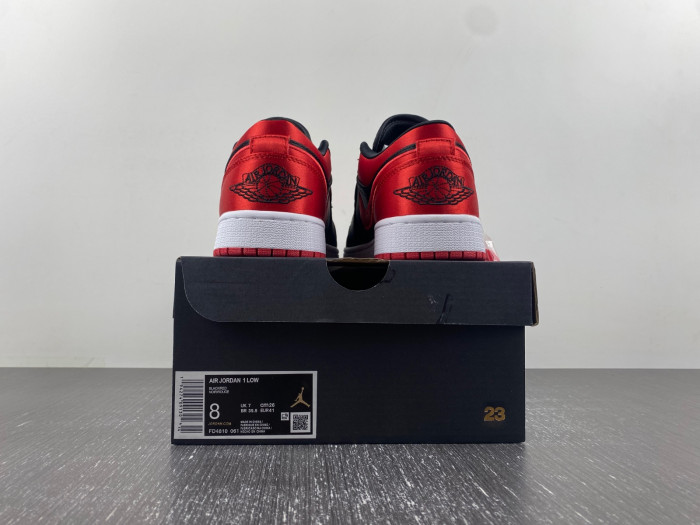 Air Jordan 1 LOW OG WMNS “Satin Bred FD4810-061