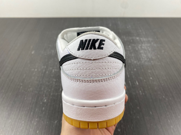 Nike SB Dunk Low Pro White Gum - CD2563-101