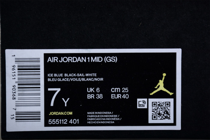 Air Jordan 1 Mid "University Blue" - 555112-401