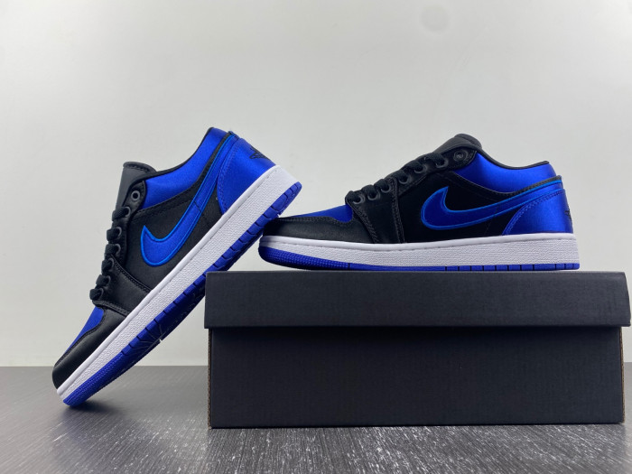 Air Jordan 1 Low Satin Royal 921193-007