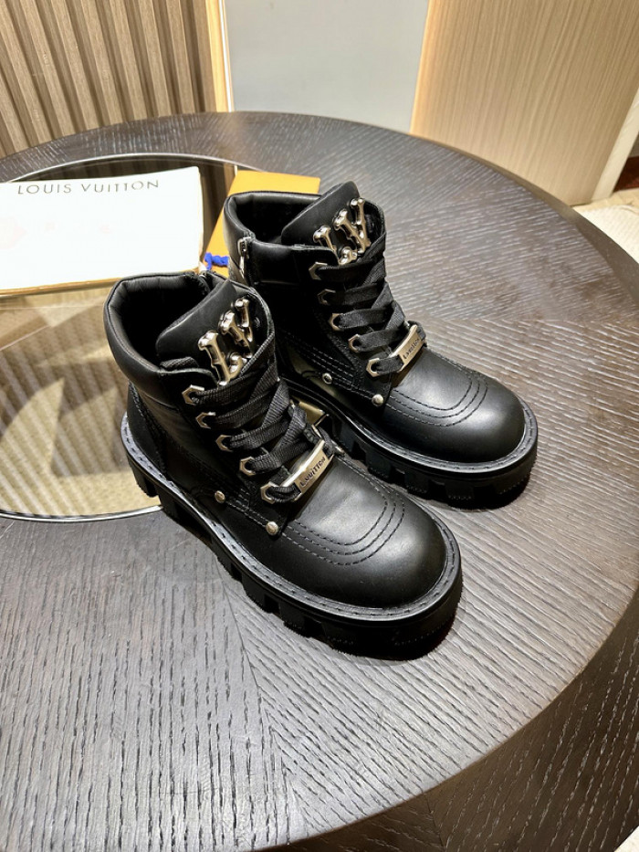 LO1_VTS BOOTS