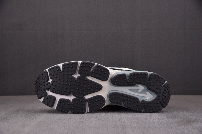 Off-White c/o Virgil Abloh