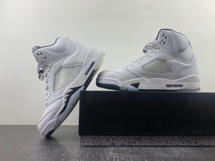 AIR JORDAN 5 "WHITE/BLACK" DD0587-110