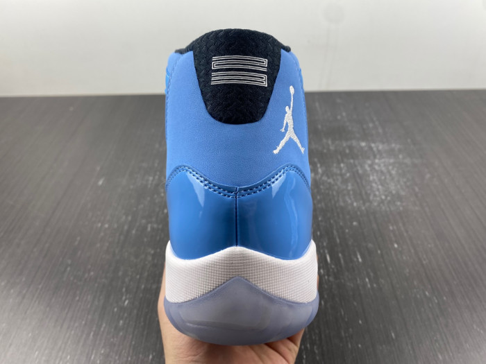 Air Jordan Ultimate Gift of Flight (11/29) - 717602-900