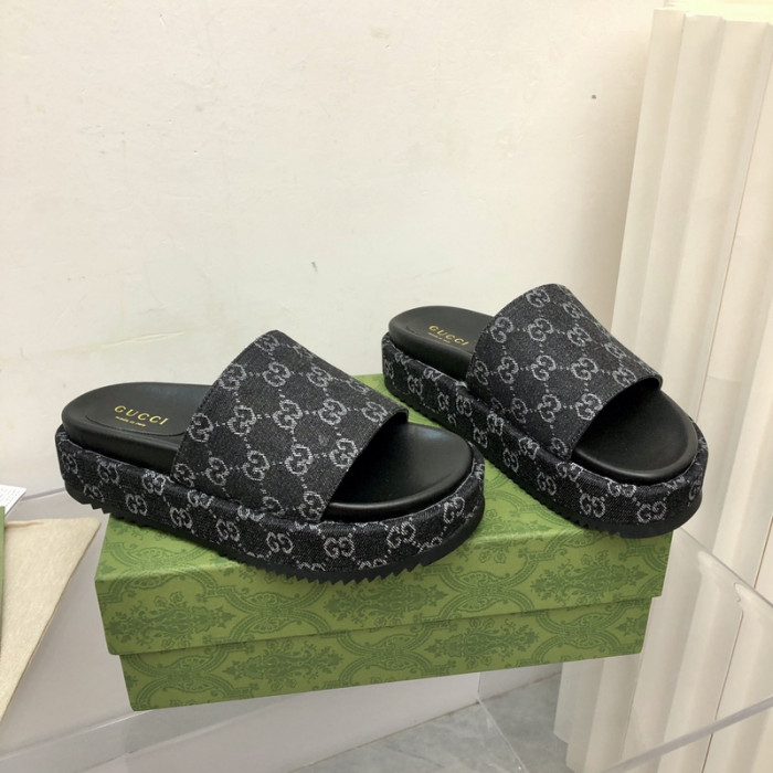 Gvc*1 SANDAL