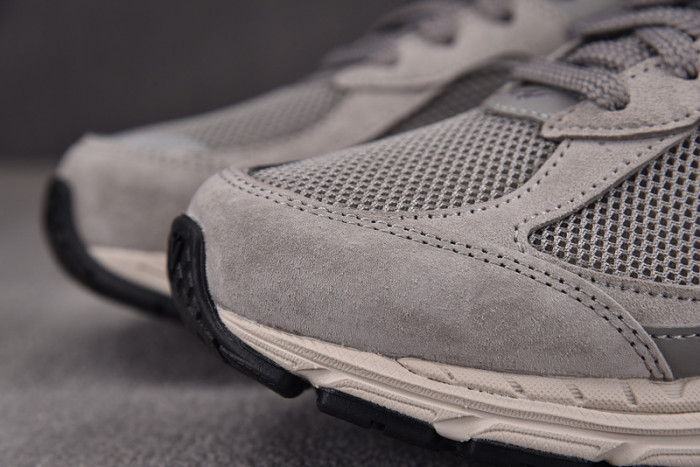 New Balance ML2002RC